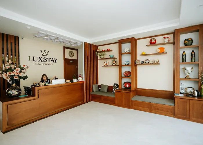 Khách sạn Luxstay