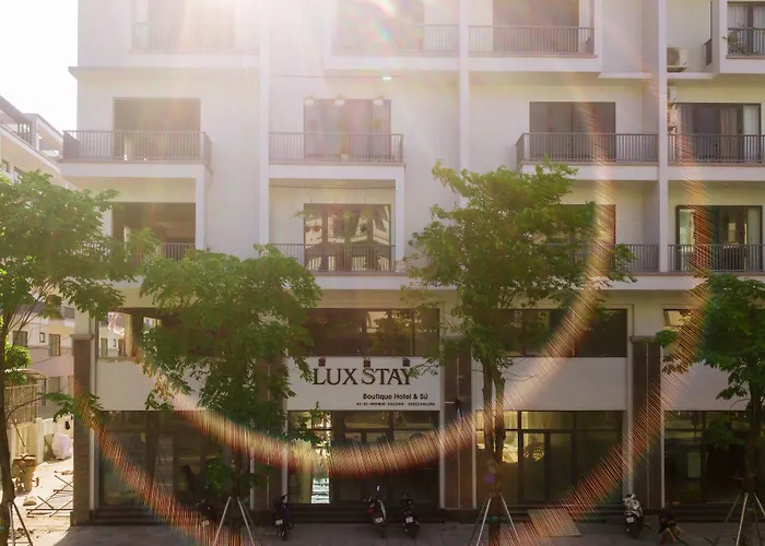 Khách sạn Luxstay