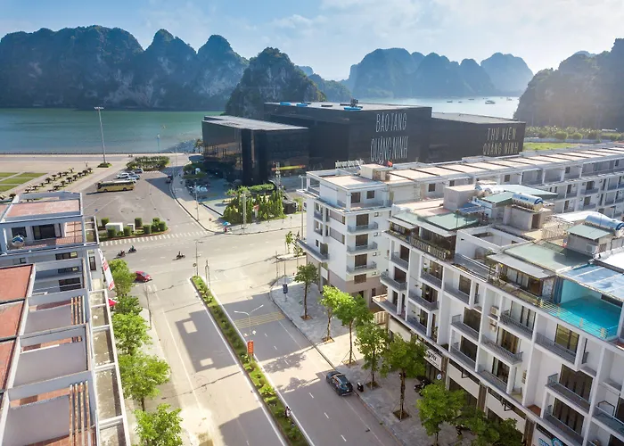 Khách sạn Luxstay