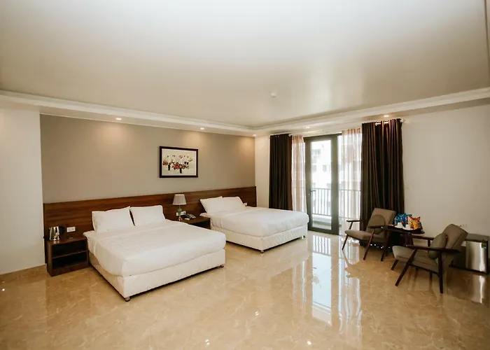 Khách sạn Luxstay