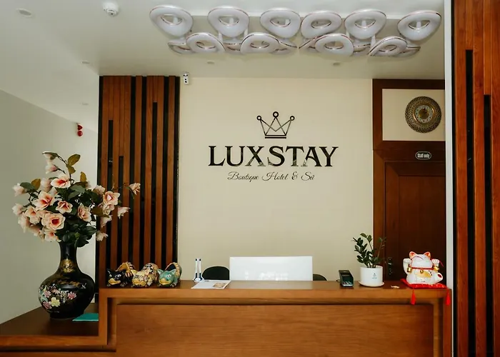 Khách sạn Luxstay